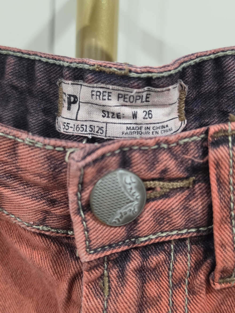 Free People Overdyed Distressed Jean Shorts w/ Raw Hem in Sunrise Red Size 26 - Picture 3 of 5